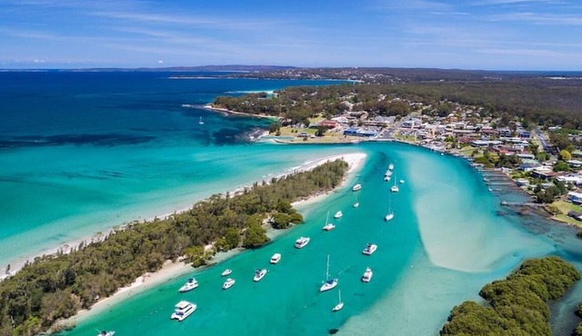 Huskisson Hotel