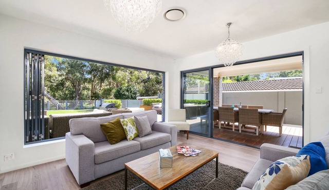 Immaculate 4-bedroom Home, Minutes from the Beach