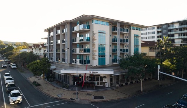 Jephson Hotel & Apartments