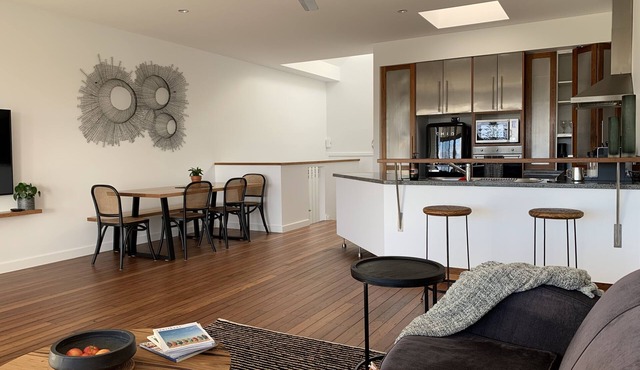 Jetty Boatsheds Luxury Town Home with a View