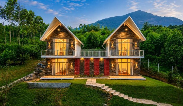 Jose Pool Villa Kanthalloor by VOYE HOMES - Near Bhramaram View Point