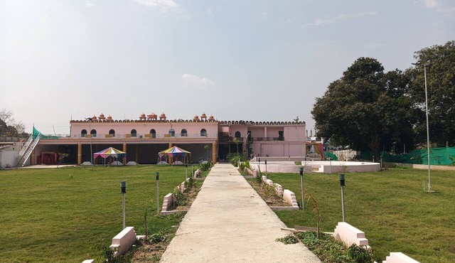Kaku's Krishnabagh palace