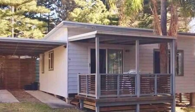 Kioloa Beach Cabin 10