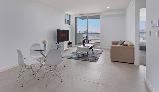 KULA - Premium One Bed Apt Mascot FREE PARKING