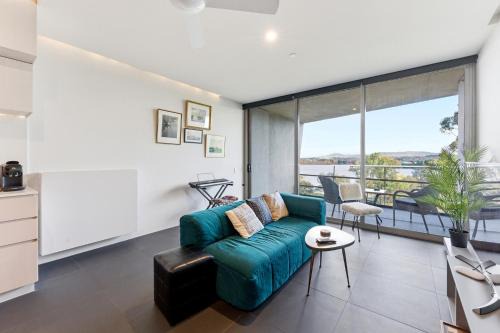 Lake View 1-Bed Apartment Canberra Centre