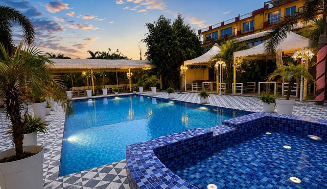 Landmark Rewa AM Hotel Kollection