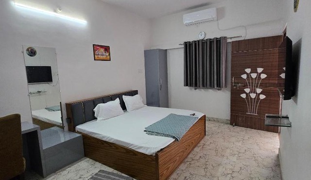 Leela home stay - Single room with washroom