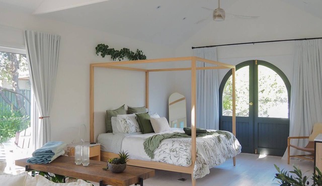 Lemon Tree Studio - A light filled, luxurious hideaway made for slow mornings & cosy nights