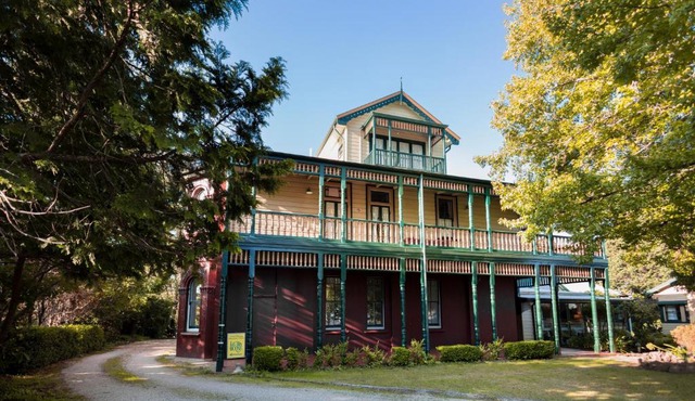 Leura House