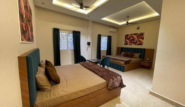 LIMELIGHT Hotel & Restaurant