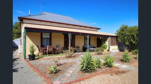 LMN Cottage