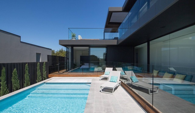 Location! Location! BLAIRGOWRIE LUXURY BEACH HOUSE