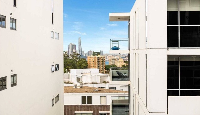 Lovely 1 Bedroom Flat in Heart of Crows Nest