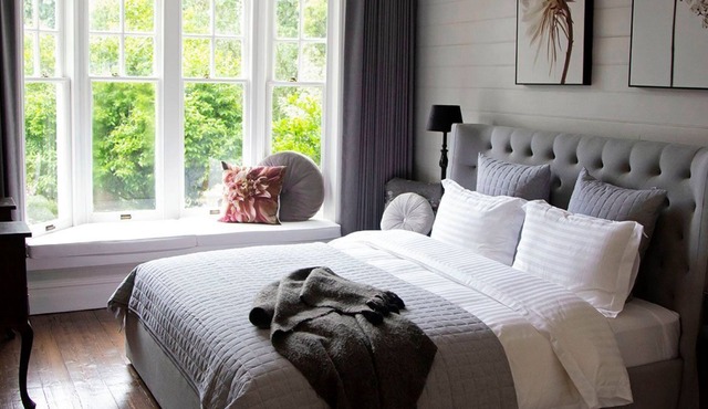 Luxuriously renovated cottage, big gourmet breakfast, Dandenong Ranges