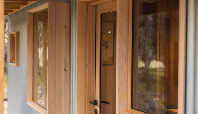 Luxury Cabin in the Snowy Mountains