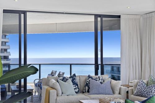 Luxury Oracle Tower 2 Ocean Views 32nd floor