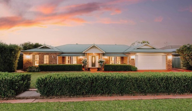 Macquarie Manor Experience Grand Country Living