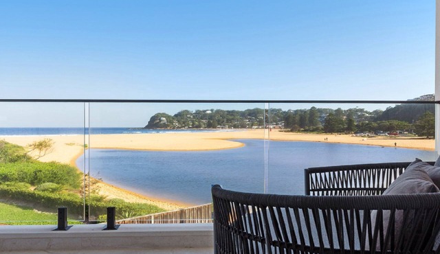 Maggie's - Luxury Beach House | Accom Holidays