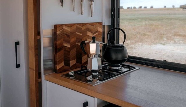 Magical Tiny House with Amazing Stargazing and Deck in Victoria