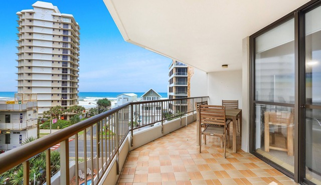 Main Beach Views!