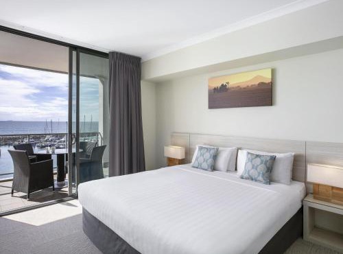 Mantra Geraldton