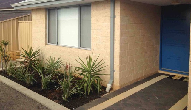 Modern 4x2 fully selfcontained House