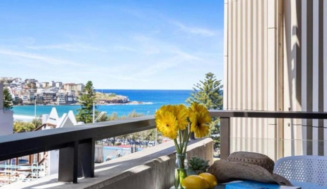 Modern Beach Ocean View 1 BDR Parking Balcony AC