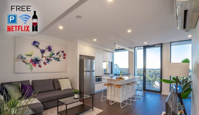 Modern Central 2 Bed Carpark Wifi Netflix Pool Gym
