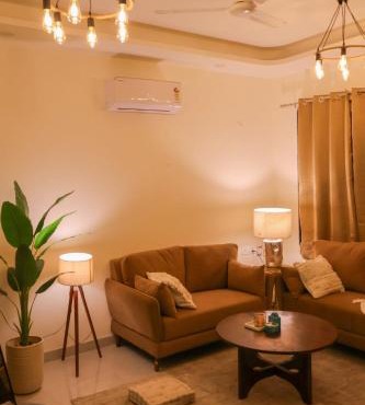 Modern fully furnished 1 bhk on golf course road