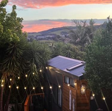 Modern Kiama Tiny House - A unique coastal escape