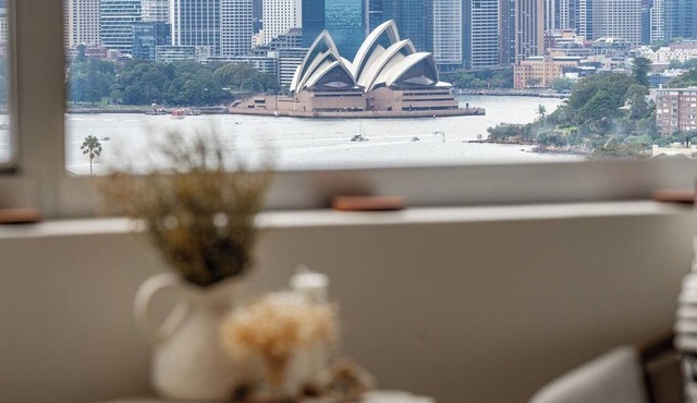 Mosman | Stunning Opera and Bridge View | KozyGuru