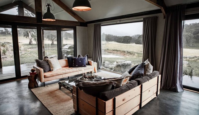 + MOUNTAIN TRANQUILITY + Fireplace + PETS WELCOME