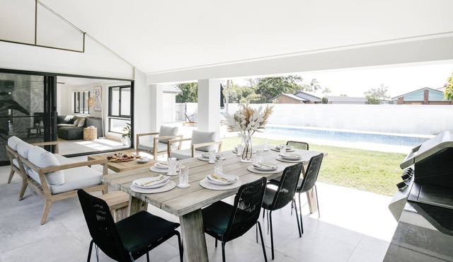 Mysa Yamba - Oceanstays- Fireplace