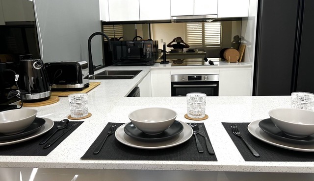 New Private Luxury Granny Flat, 10 min from Sydney Olympic Park