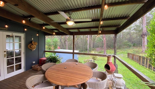 Northcove Cottage, a relaxing bush retreat nestled between Maloneys & Long Beach