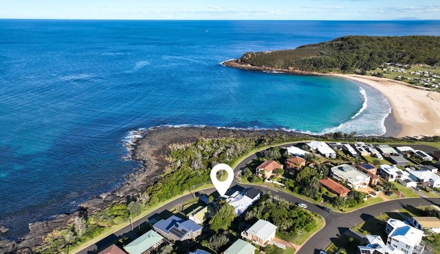 O'Hara - Waterfront, walk to Merry Beach