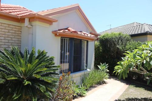 Oceania Cottage- Stone Real Estate Yamba