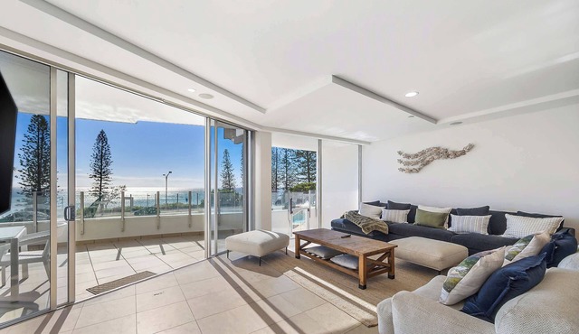 Oceans 203 Luxury Beachfront Apt