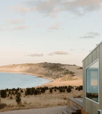 Off-grid Beachfront Cabin on Kangaroo Island