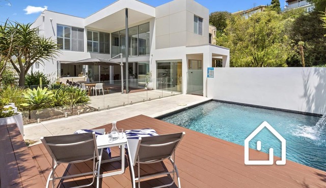 Opulence on Olive *1 NIGHT FREE* Resort Luxury Opposite Blairgowrie Yacht Club