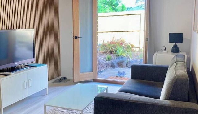 Orchid Studio with private entrance and yard