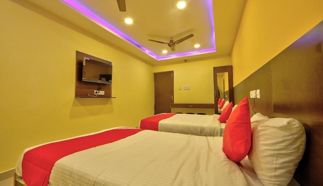 OYO Flagship 81267 Joliday Inn