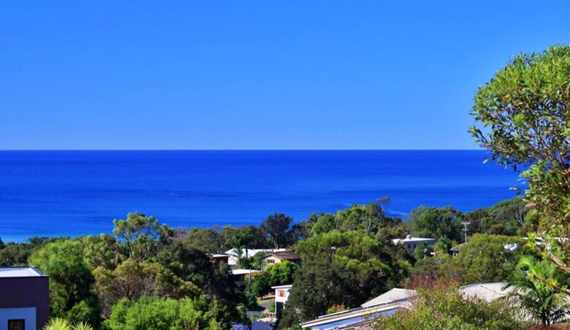 Pambula Beach Holiday Retreat - 2 Queen bedrooms, 12pm checkout