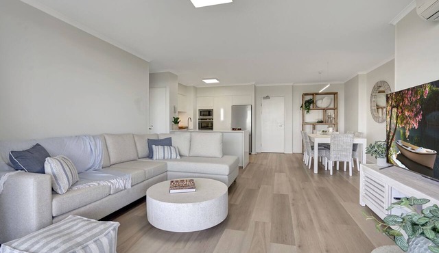Panoramic Ocean View - 4th Floor Designer 2BR 2BTH