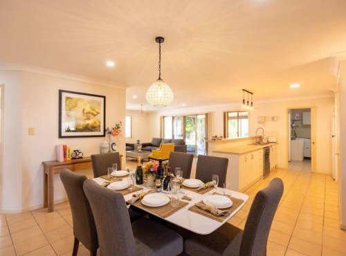 Peaceful 4B2B Sweet Home w Backyard at Springfield