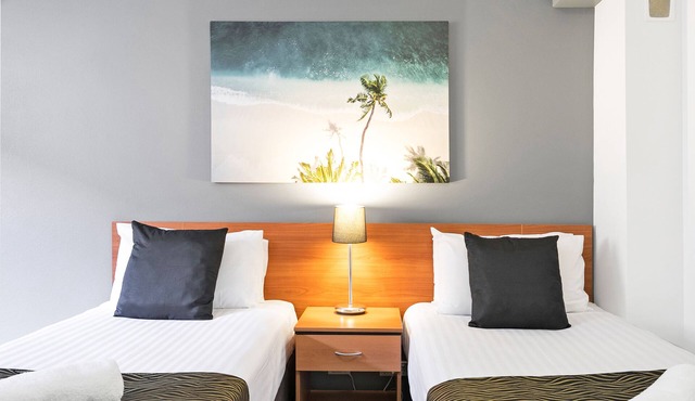 Peninsula Nelson Bay Motel and Serviced Apartments