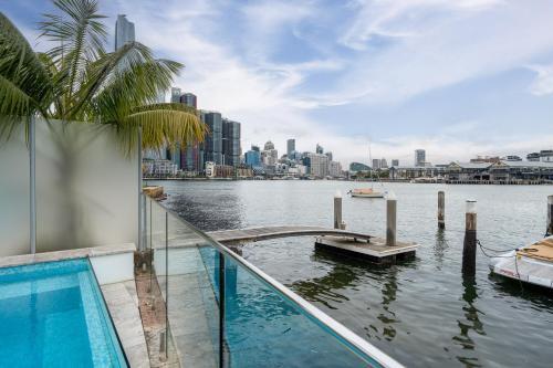 Pet Friendly Waterfront Escape in Balmain East!