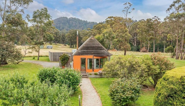 Picturesque Couples Studio at Herons Rise Vineyard
