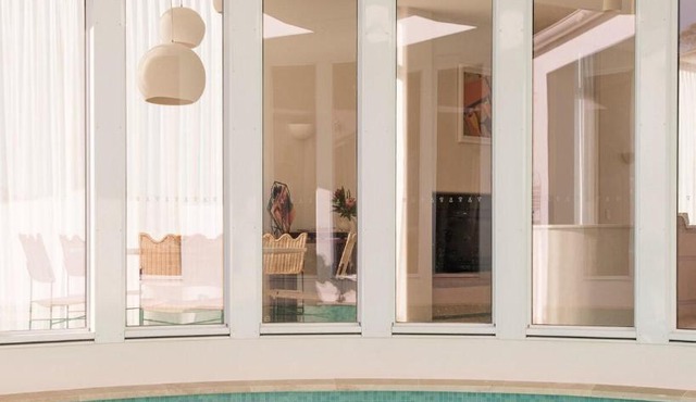 Pool Villa Bicheno - architecture, pool & sauna