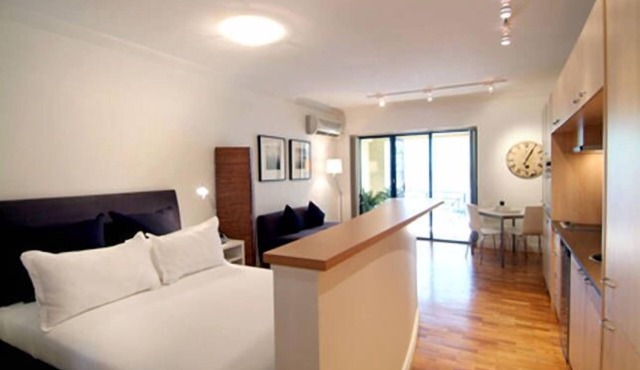 Potts Point Large Studio Apartment with Balcony